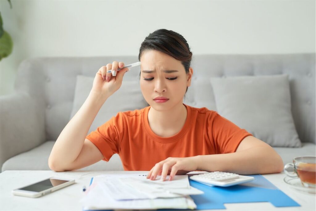 Woman applying for IPA for her home loan in Singapore