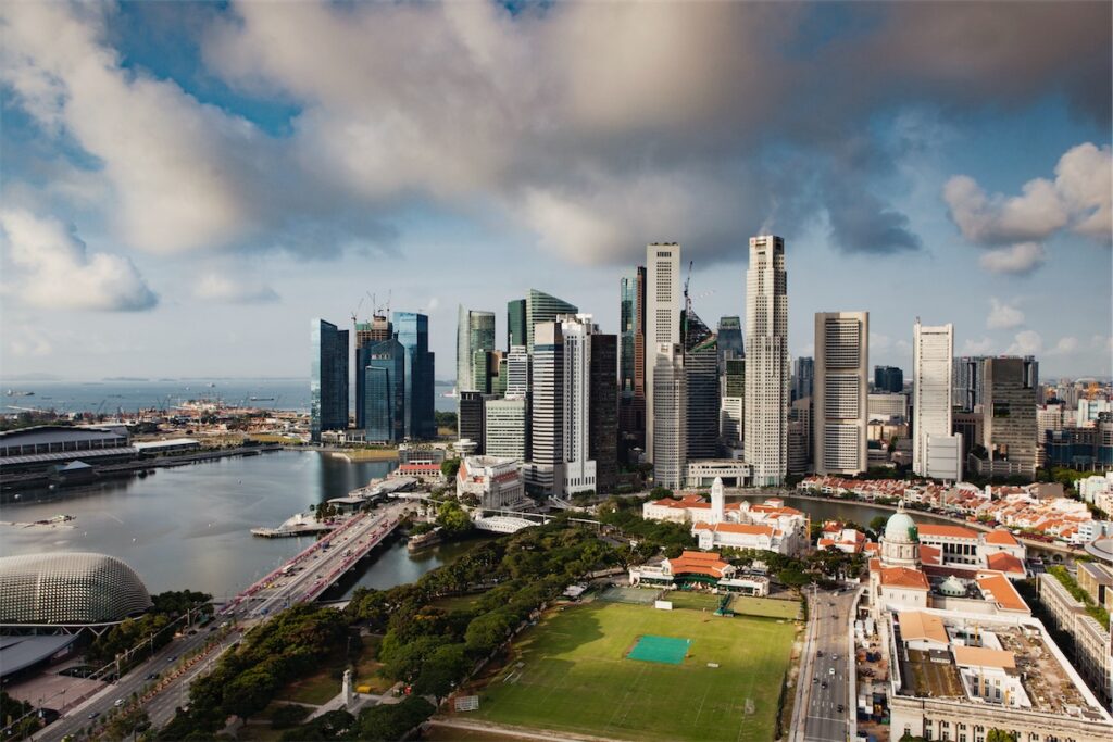  Image of CBD in Singapore where the majority of banks' headquarters are located.